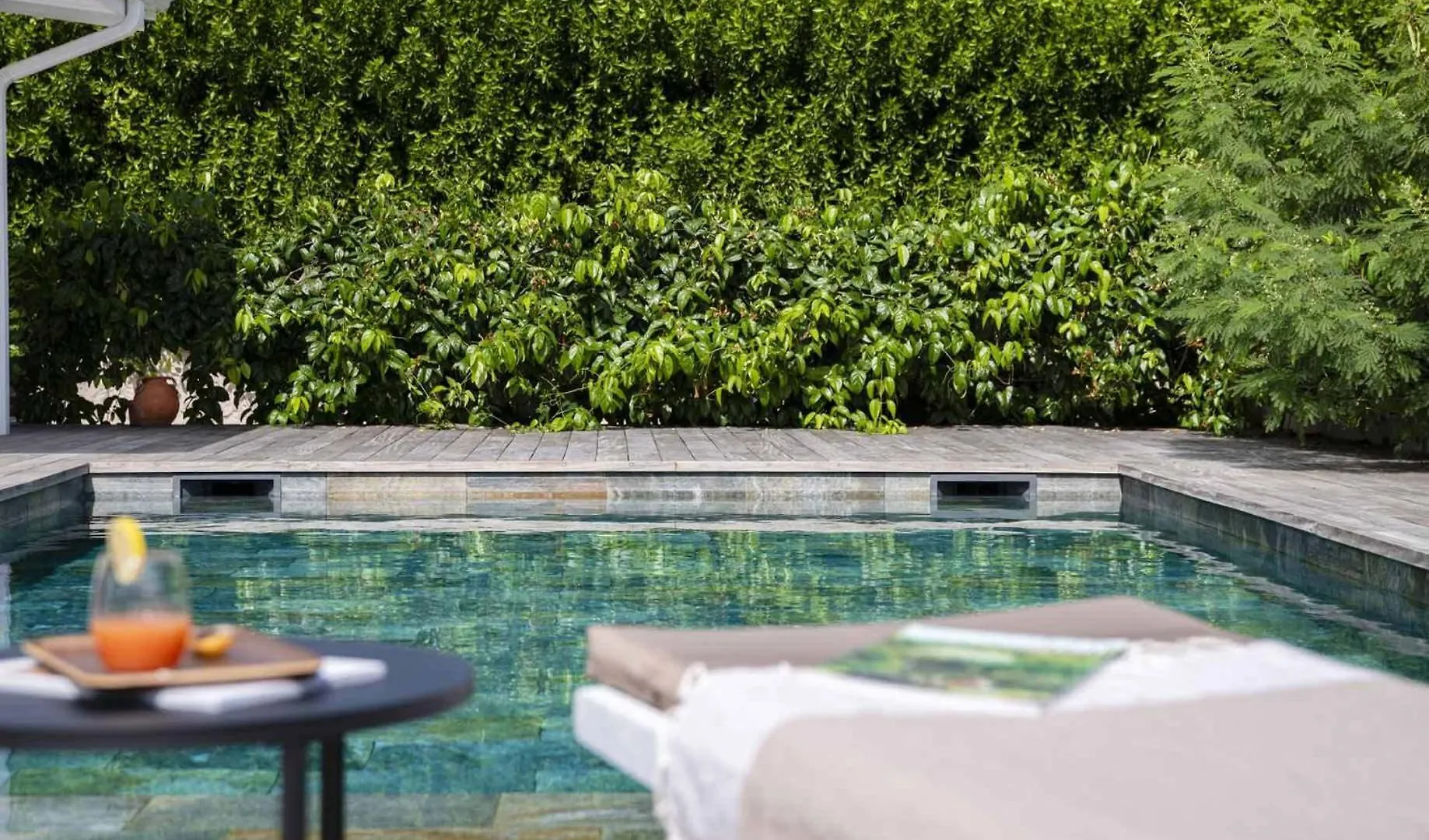 Гостевой дом Pomme Cannelle Luxury Suites & Spa Ориент-Бэй